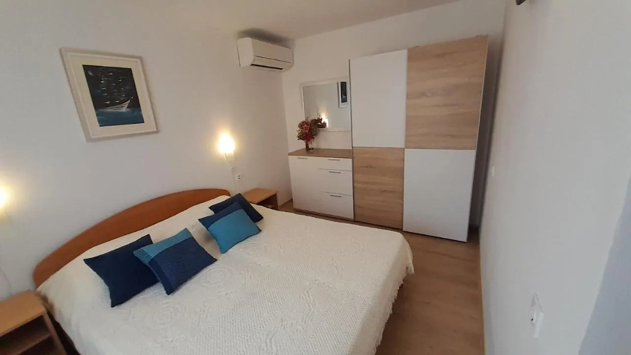Apartments Darko Porat  2*, Porat (Krk) Croatia